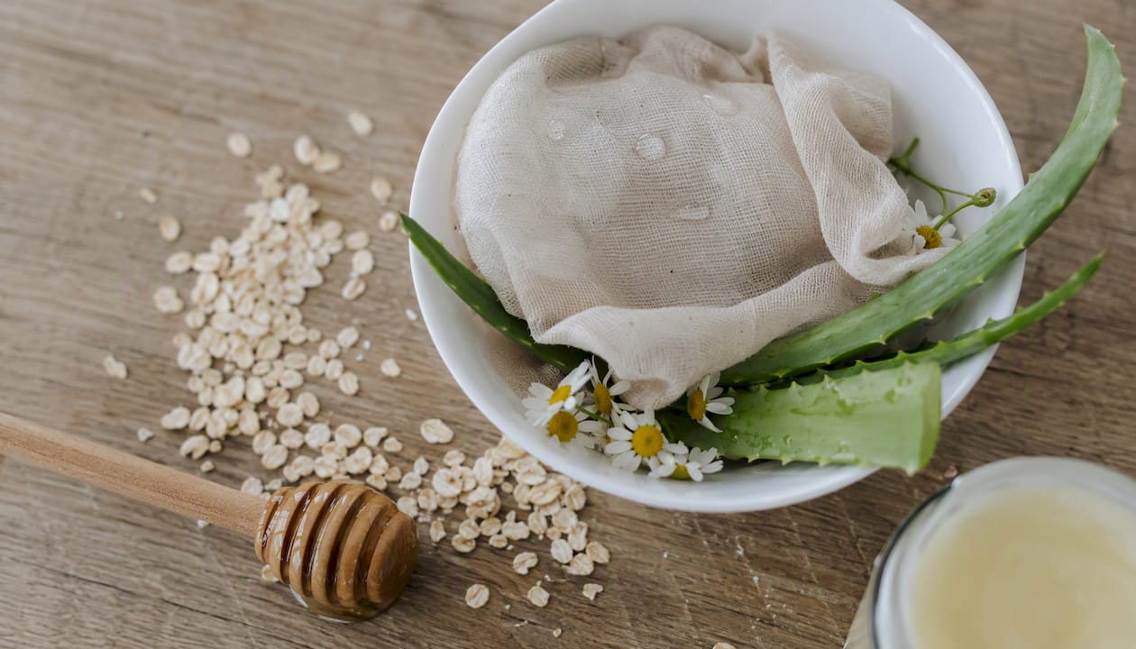 How to reduce skin inflammation naturally