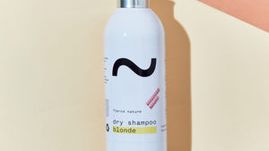 15–25 cm Rule: Powder vs Spray Dry Shampoo Safety and Use